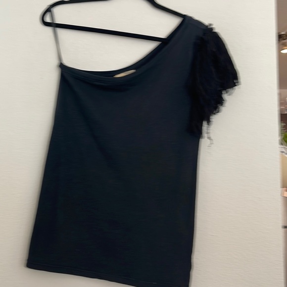 Elizabeth and James Black One shoulder fringed top medium - Picture 2 of 7